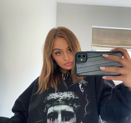 Eleanor Evans ポルノモデル 画像