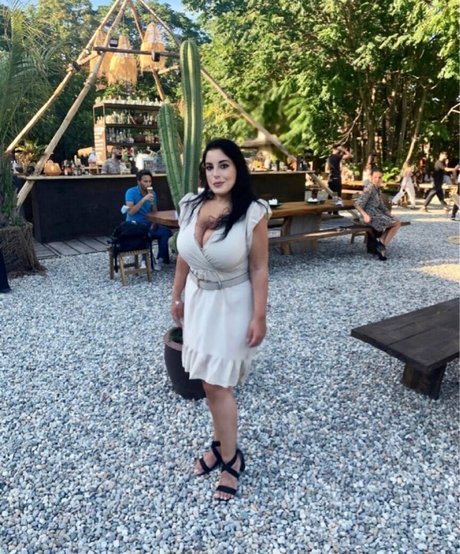 妊娠中のアジア人オンリーファンズ ポルノ 写真