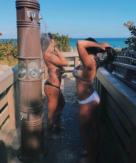 Corrina M エロティックなポルノスター ギャラリー