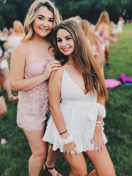 黒檀の猫オンリーファンズ セクシーヌード 写真