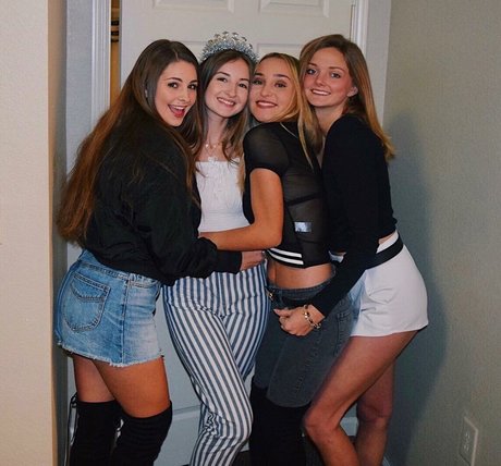 18歳のオンリーファンズ ポルノ 画像