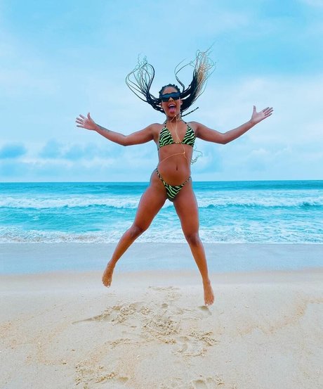 Marvvila 美しいモデル 写真