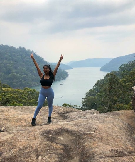 ヌード教師オンリーファンズ アダルト無料 ギャラリー