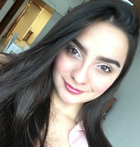 巨大なペニスオンリーファンズ ポルノ ギャラリー