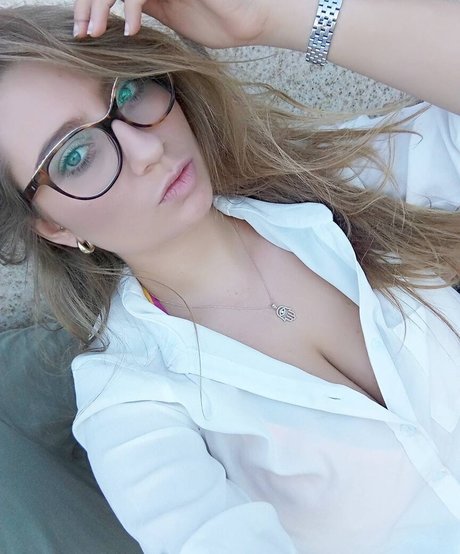 フィットネスインフルエンサーオンリーファンズ ホットポルノ アーカイブ