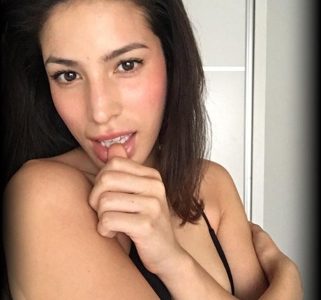 Samantha Katie James ヌードのポルノスター 画像