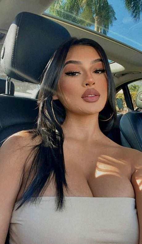 マイクロTバックOnlyFans アダルト 写真