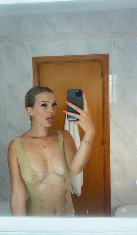 ブルネットの猫OnlyFans ホット 写真