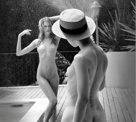 巨乳ブルネットオンリーファンズ セクシー裸 画像