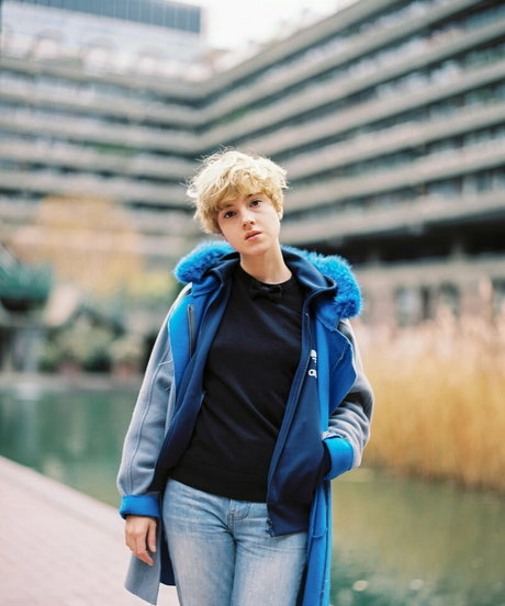 大きなお尻と巨乳のオンリーファンズ ヌード 写真