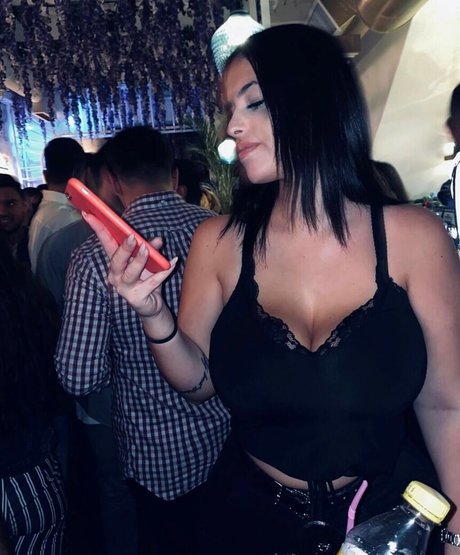 熟女 太め OnlyFans 無料ポルノ ギャラリー