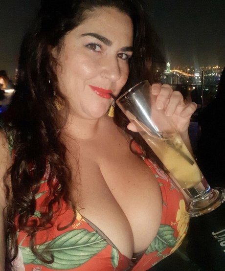 Caliope モデル 写真