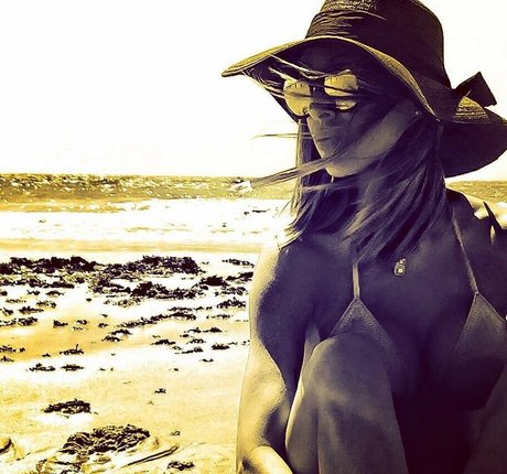 Roberta Carbonari Muzy HDモデル ギャラリー