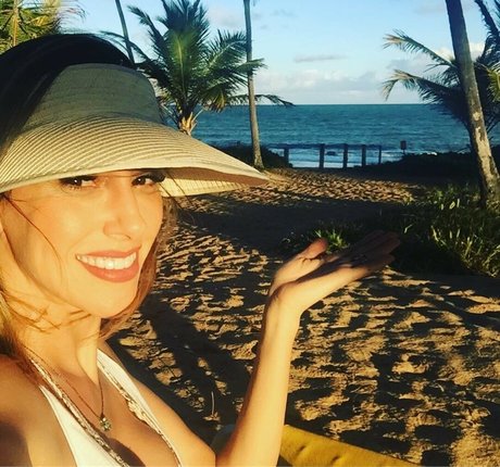 Roberta Carbonari Muzy 高品質モデル 写真