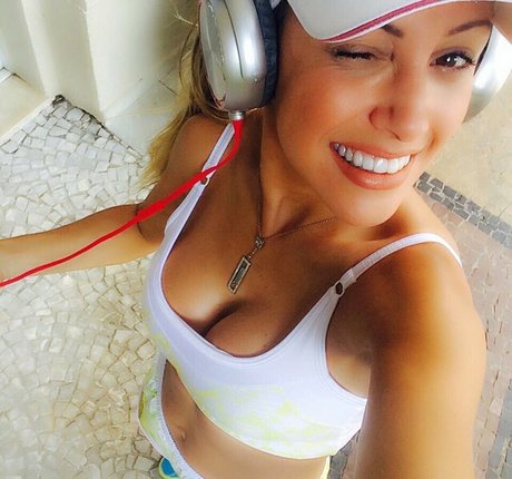 Roberta Carbonari Muzy ポルノスター アダルト 写真