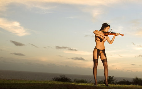 Linda Oneil ポルノスター 美しい 画像