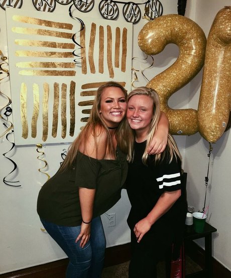 黒い肌のオンリーファンズ 可愛い 画像