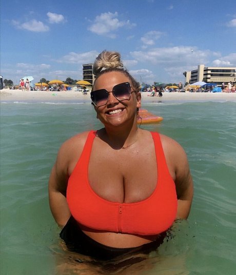 お金 オンリーファンズ 無料 写真