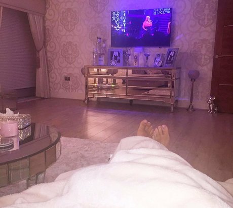 巨乳の熟女オンリーファンズ 素敵 画像