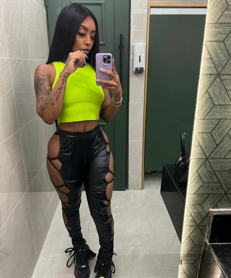 アナル熟女OnlyFans ポルノ 写真