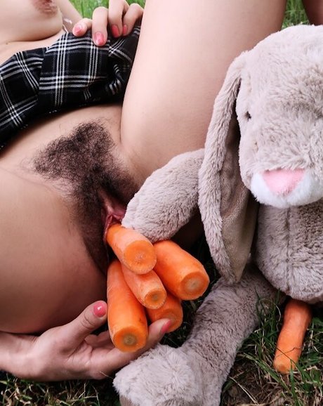 巨乳の黒人女性オンリーファンズ ヌード ギャラリー