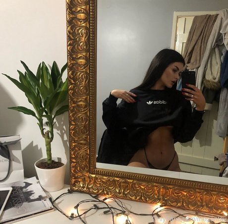 かわいいシーメールオンリーファンズ 美しいxxx 写真