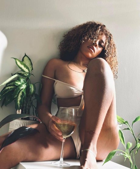 Giana Malise XXXモデル 画像