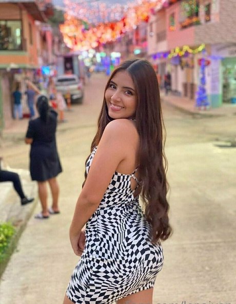 Lenaivan アダルトスター 画像