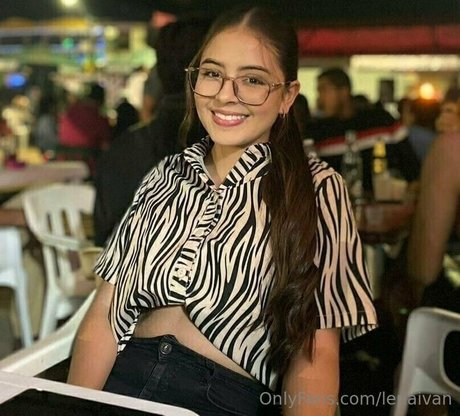 Lenaivan セックス女優 画像