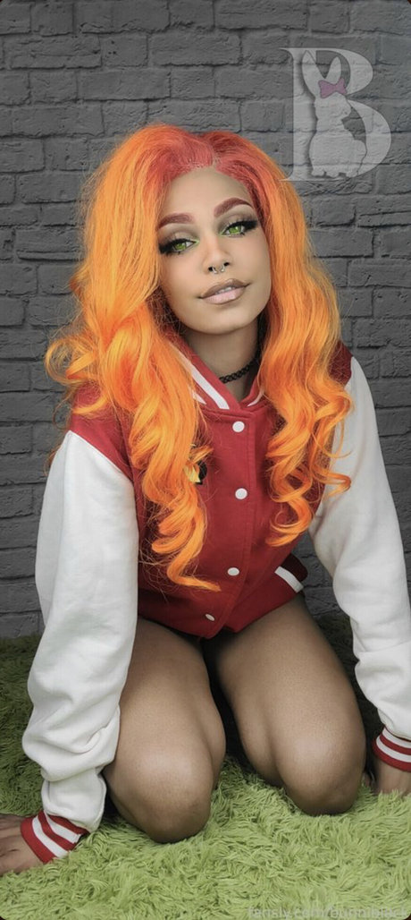 セクシーなドレスOnlyFans えろた 画像