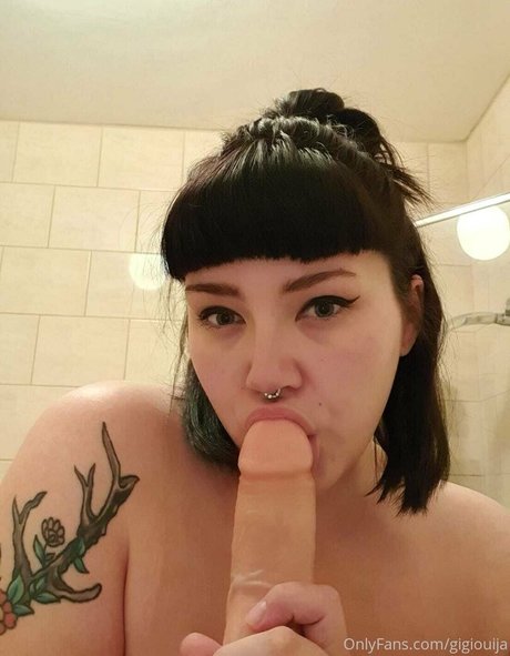 Gigiouija ポルノスター セックス 写真