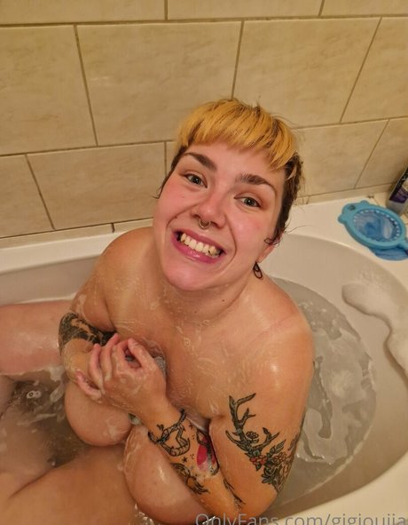 Gigiouija xxxモデル 写真