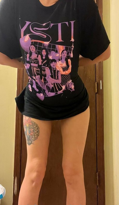 Spicy Sprout 美しいモデル 画像