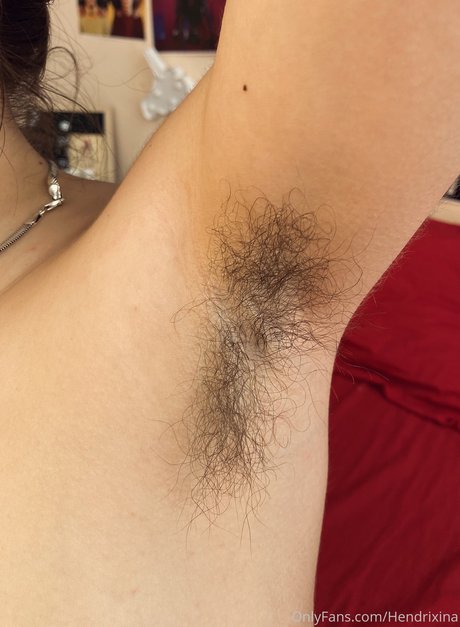 Hendrixina スター 裸 写真