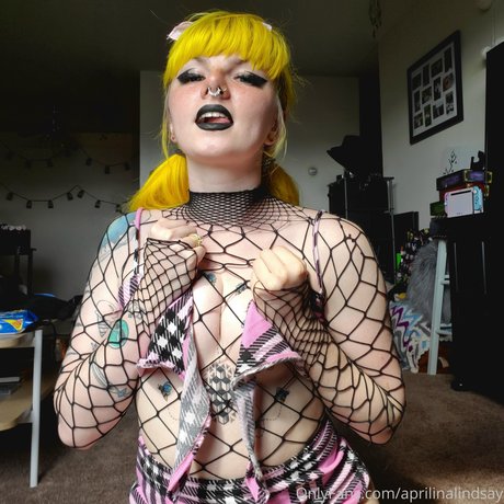 裸の熟女オンリーファンズ ポルノ ギャラリー