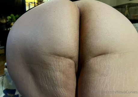 ベラルーシのファンのみ 美しいヌード 画像