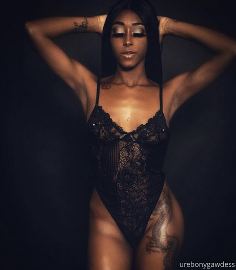 Aaliyah Ali ポルノスター HD 写真