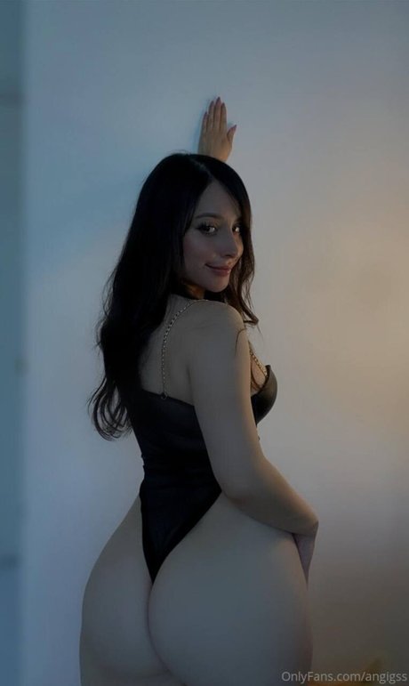 Angigss 独占スター 写真