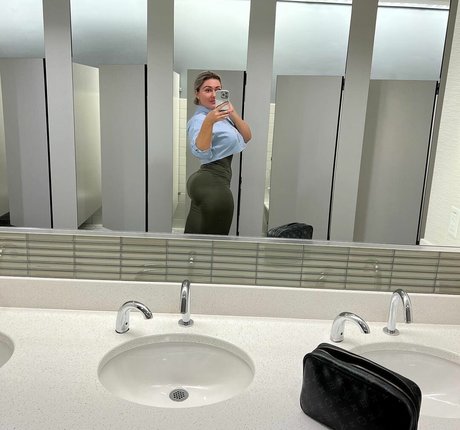 yoursnikita アダルトモデル ギャラリー