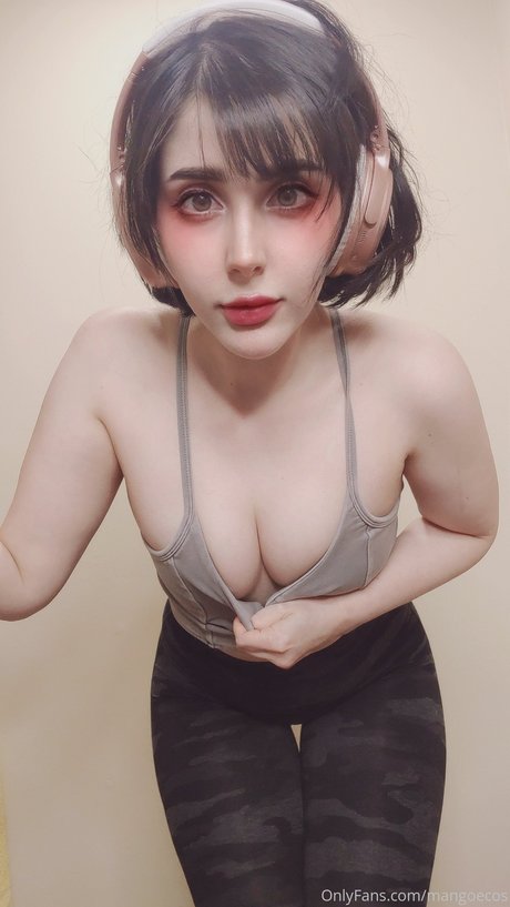 Mangoecos 裸のモデル 画像