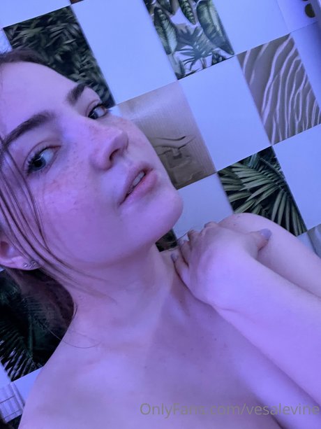 巨乳ブルネットオンリーファンズ アート裸 写真