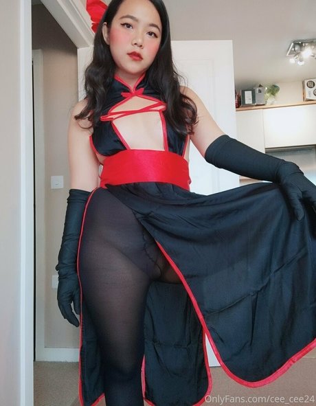 アジアン・エボニー・オンリーファンズ 無料 写真