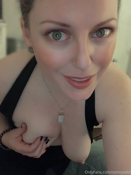 Sonny Wild ポルノスター 無料 画像