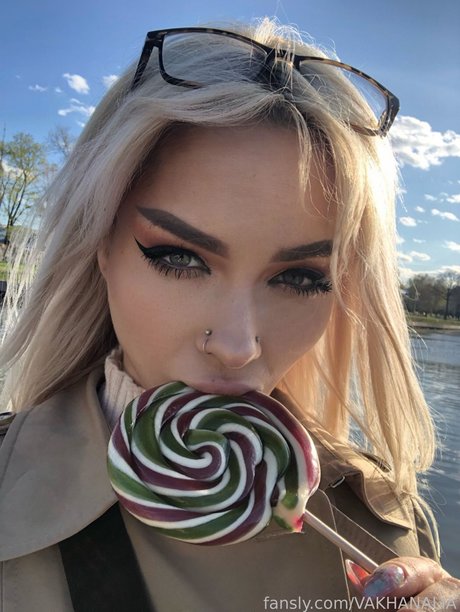 金髪クーガーオンリーファンズ 美しいヌード ギャラリー