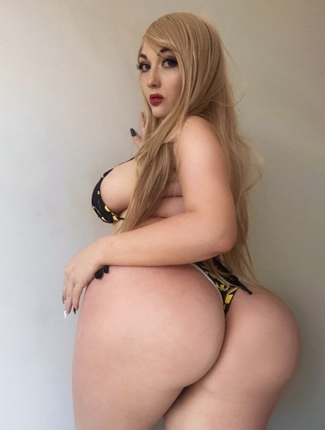 erineevee 完璧なモデル 画像