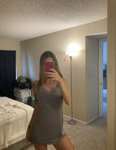 cremedelapeachh ポルノスター 写真