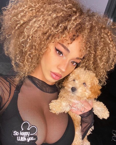 Dana Curly 無料モデル 画像