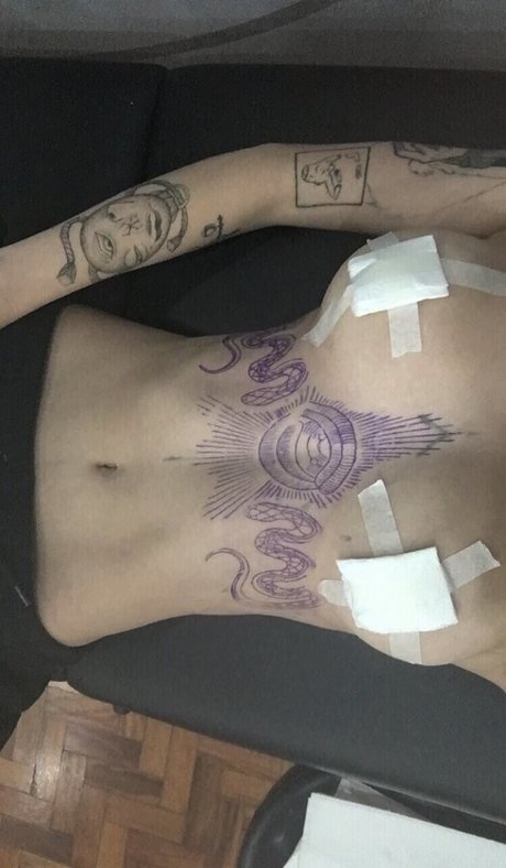 Trizpac ヌードのポルノスター 画像