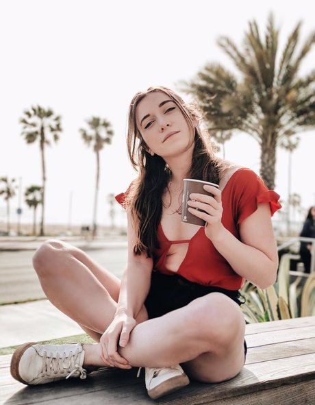 Angelica Trae xxxポルノスター 写真