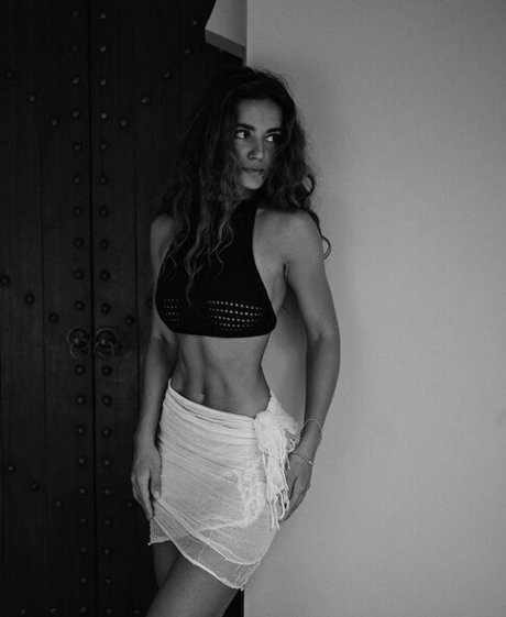 Yuliya Lazarenko セクシーモデル 画像